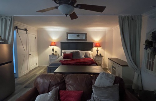 Bakersfield Apartment | Charming 1-bedroom apartment in lovely Bakersfield with AC, WiFi