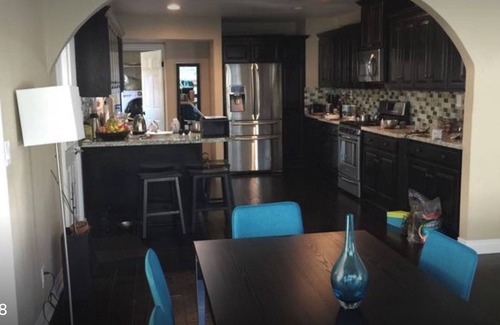 Lake Balboa House | Charming 1-bedroom house in awesome Los Angeles with AC, WiFi, Pool
