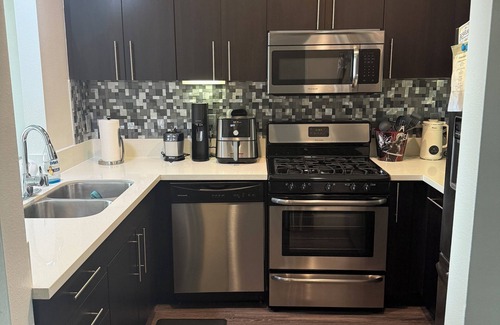 Downtown Apartment | Charming 1-bedroom apartment in amazing Santa Monica with WiFi, AC