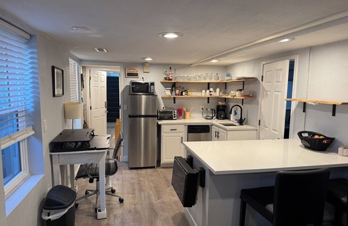 Washington Park West Apartment | Charming 1 bedroom Wash Park guest suite w/fireplace