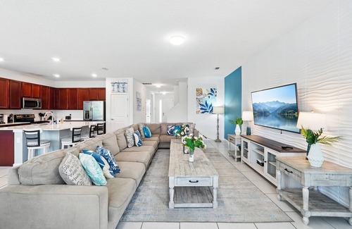 Veranda Palms House | Charming 10 Bed Pool Home with Game Room-2576SD