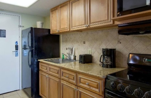 Myrtle Beach Apartment | Charming 11th-Floor Oceanfront Studio with 2 Queen Beds