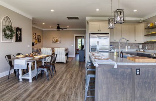 Easley House | Charming 1200 sqftn one BR barndominium upstairs apartment with mountain views.