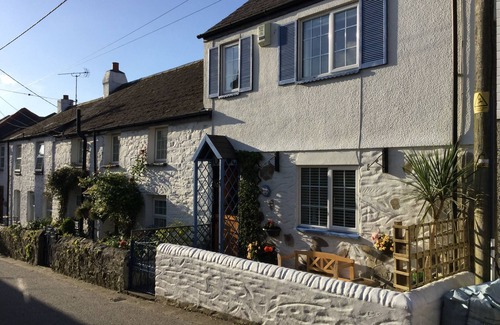 Newquay Cottage | Charming 16th century character cottage in the old part of the village