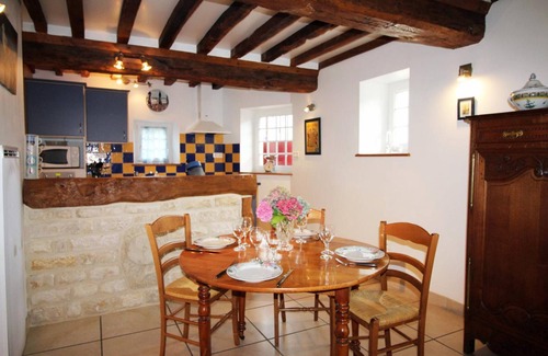 Goulet Cottage | Charming 17th Century House: Enclosed Garden, BBQ, Terrace, Near A28/A88, Free Shuttle, Sleeps 5