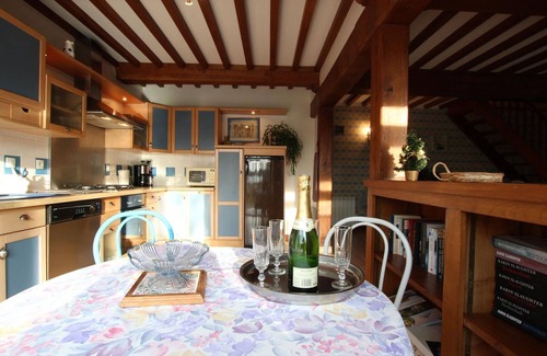 Lingreville Cottage | Charming 18th Century Stone House - 3 BR, Sleeps 5, Near Beach and Hiking Trails