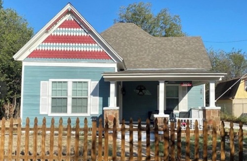 Mineral Wells House | Charming 1900 Victorian home in the country