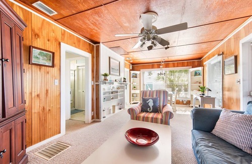 Englewood Apartment | Charming 1930s Lemon Bay Cottage!