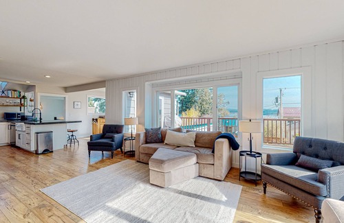 Bells Beach House | Charming 1940s abode with hot tub, grill, fireplace, & game room - beach access