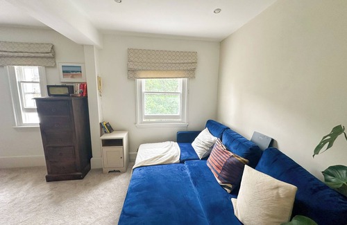 West Kensington Apartment | Charming 1BD Flat, West Kensington