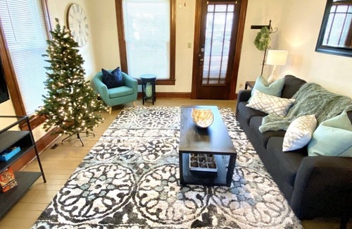 West Carrollton House | Charming 1Bed/1Bath Apartment (1st floor) *Extended Stay*