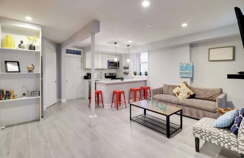 Truxton Circle House | Charming 1bedroom Apt in Central Washington By Metro and Most DC Attraction