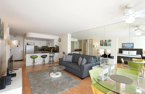 Waikiki Condo | Charming 1Bedroom - Surfing, Sunset, Yacht, Firework Ocean View!