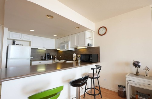Waikiki Condo | Charming 1Bedroom - Surfing, Sunset, Yacht, Firework Ocean View!