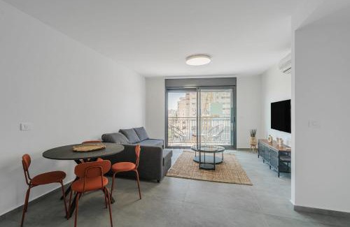 Jerusalem City Centre Apartment | Charming 1BR Agripas Jerusalem By Holiday Rentals
