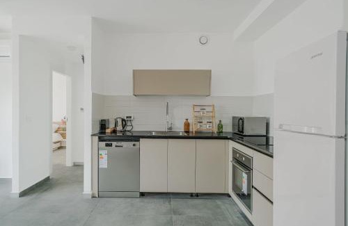 Jerusalem City Centre Apartment | Charming 1BR Agripas Jerusalem By Holiday Rentals