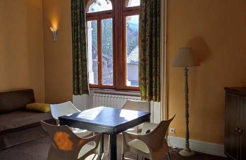 Jausiers Apartment | Charming 1BR Apartment in Historic Chateau, Pool & Sauna Access. Sleeps 4 – Jausiers