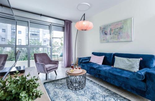 Tel Aviv City Center Apartment | Charming 1BR Apt w Balcony In the Heart of TLV with Mamad by Sea N' Rent