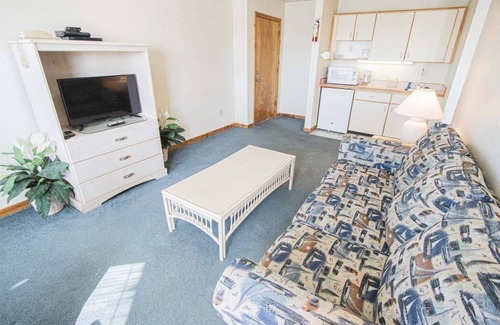 Duck Condo | Charming 1BR Condo w/Pool & Beach Access