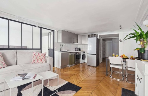 Quartier de la Place-Vendome Apartment | Charming 1BR near Louvre & Tuileries