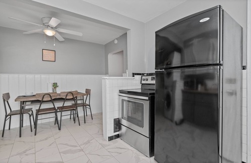 Deer Park Apartment | Charming 2-bd Apt in delightful Deer Park, OH with AC & strong WI-Fi
