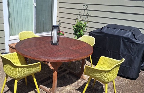 The Pines House | Charming 2-BD Townhome, POOL, SLEEPS 6 - short walk to town, beach & boardwalk
