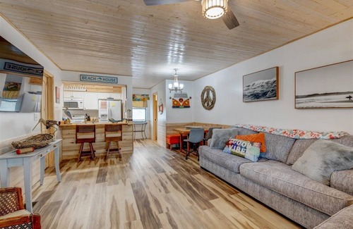 Seagrove Beach House | Charming 2-bdr townhome in Sea Grove with Brand new 6 seater golf cart included