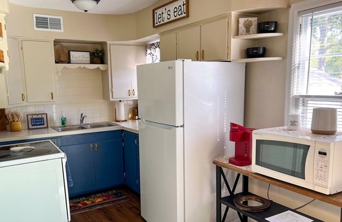 Hutchinson House | Charming 2-bed/1 bath home -Walk to the State Fair