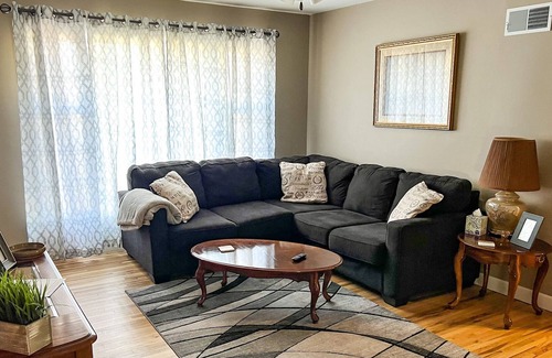 Hutchinson House | Charming 2-bed/1 bath home -Walk to the State Fair