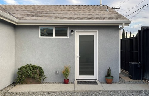 Boyle Heights House | Charming 2 bed/2 bath house near DTLA/Arts District/Pasadena/Dodgers Stadium