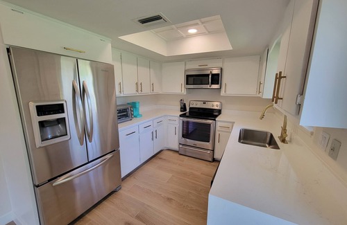 Palm River Estates Condo | Charming 2 bed /2 bath condo - minutes to beaches, shopping, fine dining.