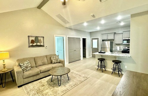 Lawton House | Charming 2 Bed/2 Bath house, fenced backyard, Pets OK!