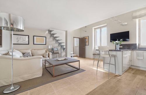 Mougins Apartment | Charming 2-Bed Appartment in the heart of Mougins with AC, near Cannes