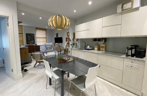 Vincent Square Apartment | Charming 2-Bed Apt with 2 bathtub central London