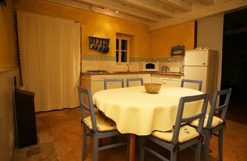 Le Veurdre Cottage | Charming 2-Bed Cottage with Castle Views, Garden, BBQ, Close to Nevers & Magny-Cours