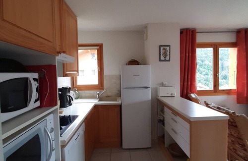 Saint-Jean-de-Sixt Apartment | "Charming 2-Bedroom Apartment with Balcony and Garage in Saint-Jean de Sixt"
