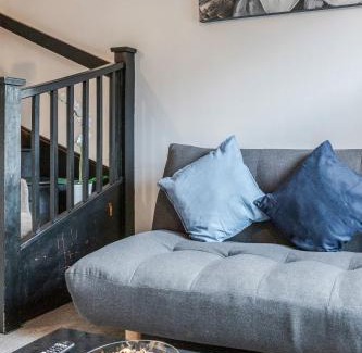 Redbridge House | ✪ Charming ✪ 2 Bed House with Garden & Parking ✪ Perfect Location ✪ Greater London ✪ Woodford/Enfield ✪