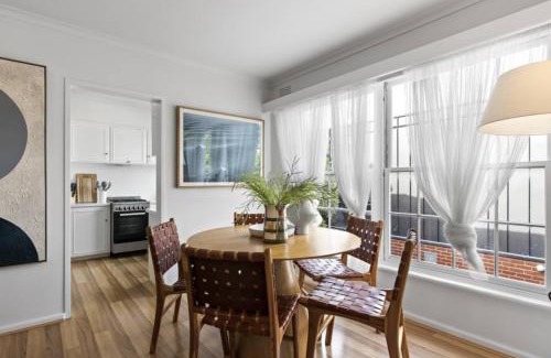 Camberwell North Apartment | Charming 2 bed in the Heart of Camberwell