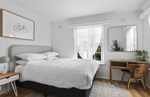 Camberwell North Apartment | Charming 2 bed in the Heart of Camberwell