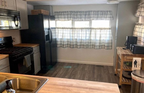 Superstition Springs House | Charming 2-bed mobile home with AC, WiFi in Mesa golf course community, all-age.