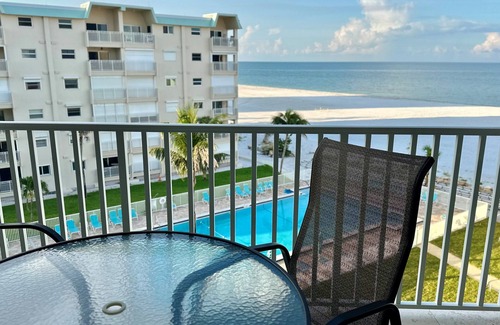 South Island Condo | Charming 2-bedroom 2-bath beachfront condo in brilliant Fort Myers Beach