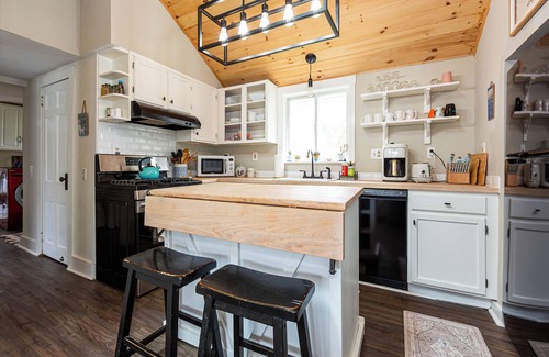Southwest Harbor House | Charming 2-bedroom house with WiFi, AC in Southwest Harbor