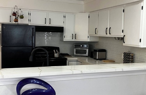 North Houston House | Charming 2-bed with Garden & WiFi in the eclectic Houston Heights near Downtown.