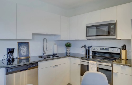 Coral Ridge Isles Apartment | Charming 2-bedroom apartment in lovely Fort Lauderdale with WiFi, AC