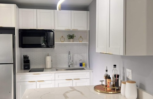 Edgewood House | Charming 2-bedroom house with Wi-Fi, AC in fabulous Fort Lauderdale
