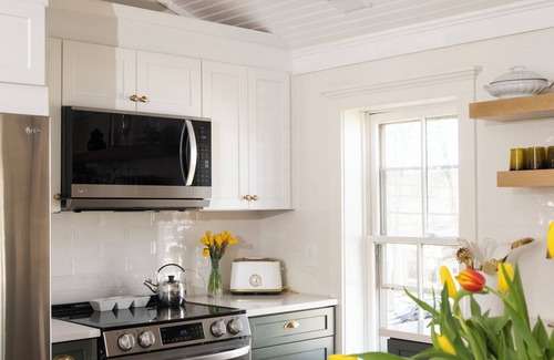North Kingstown Condo | Charming 2-bedroom escape in the center of historic Wickford Village