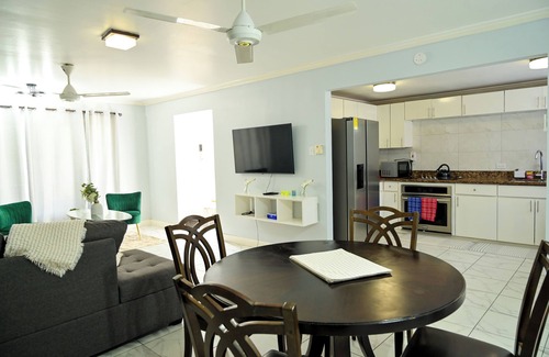 Orange Bay House | Charming 2-bedroom beach house with WiFi, AC in beautiful Negril