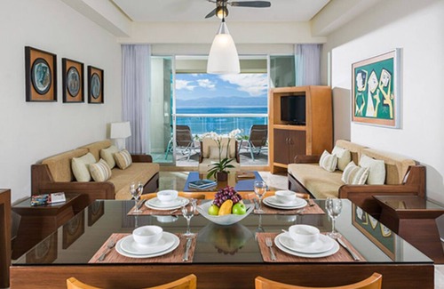 Las Jarretaderas Resort | Charming 2-bedroom Suite with fitness room and AC in gorgeous Nuevo Vallarta