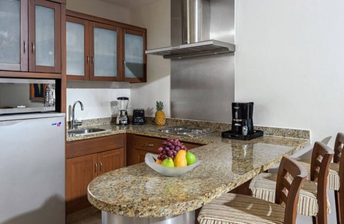 Las Jarretaderas Resort | Charming 2-bedroom Suite with fitness room and AC in gorgeous Nuevo Vallarta