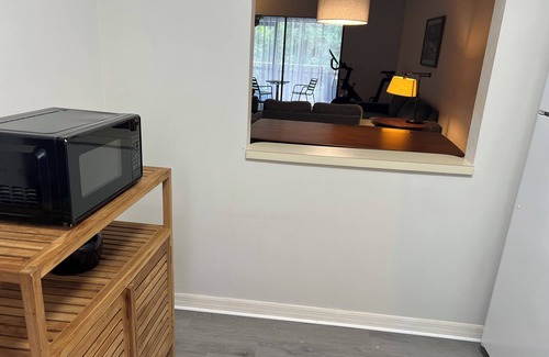 Bonita Springs Condo | Charming 2-bedroom condo in delightful Bonita Springs with AC, laundry, internet